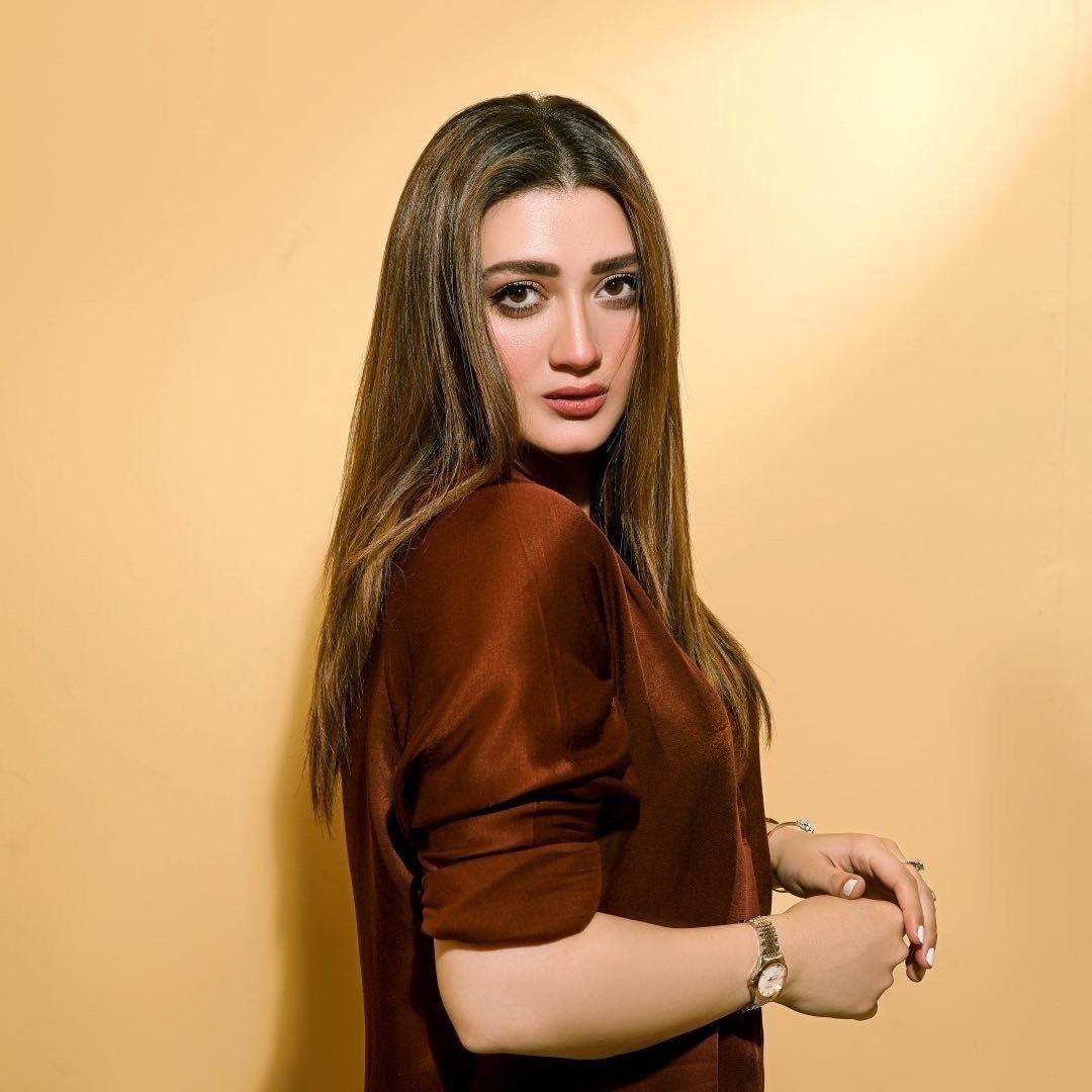 Momina Iqbal Biography